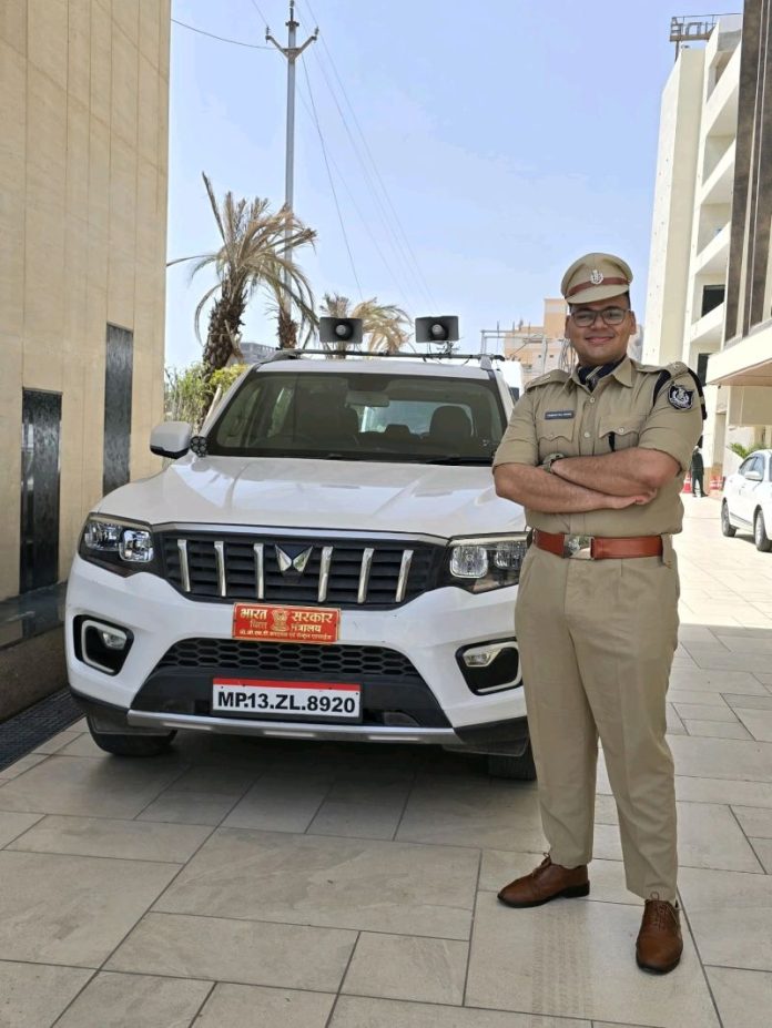 Vaibhav Raj Singh joins as Assistant Commissioner in Khandwa Division under Ujjain Commissionerate, handling CGST, Central Excise, HSN, and anti-evasion matters.